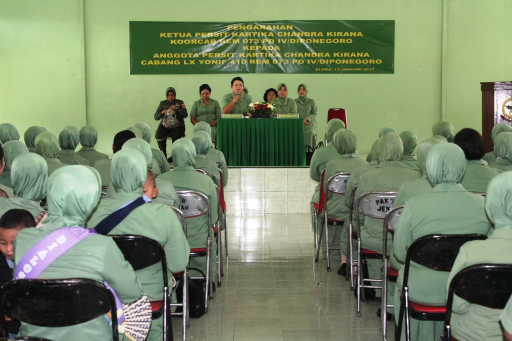 2.	Pengarahan Ibu Ketua Persit Kartika Chandra Kirana Rem 073/Mkt